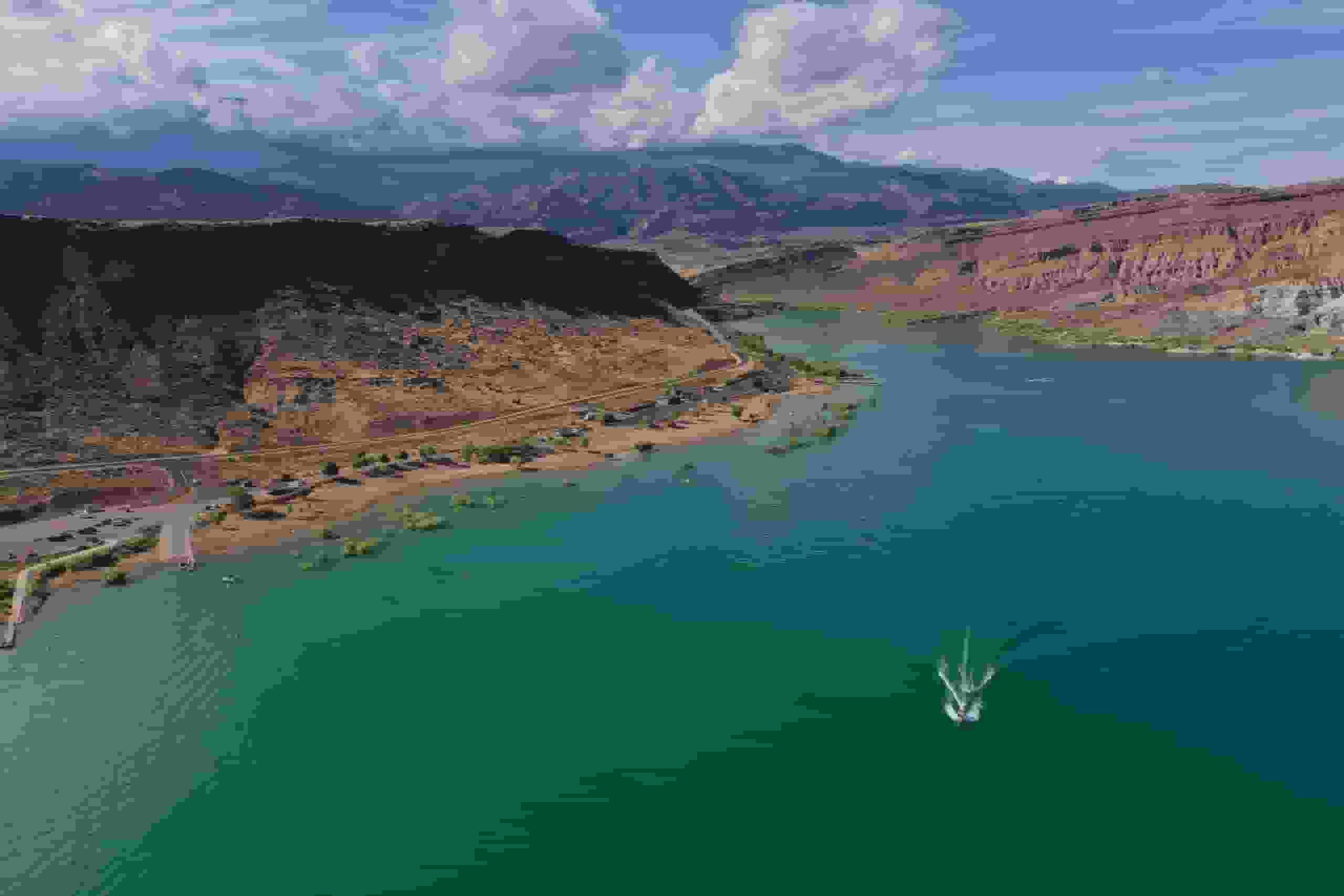 Wide Angle view of The Quail Creek Lake near St George Utah