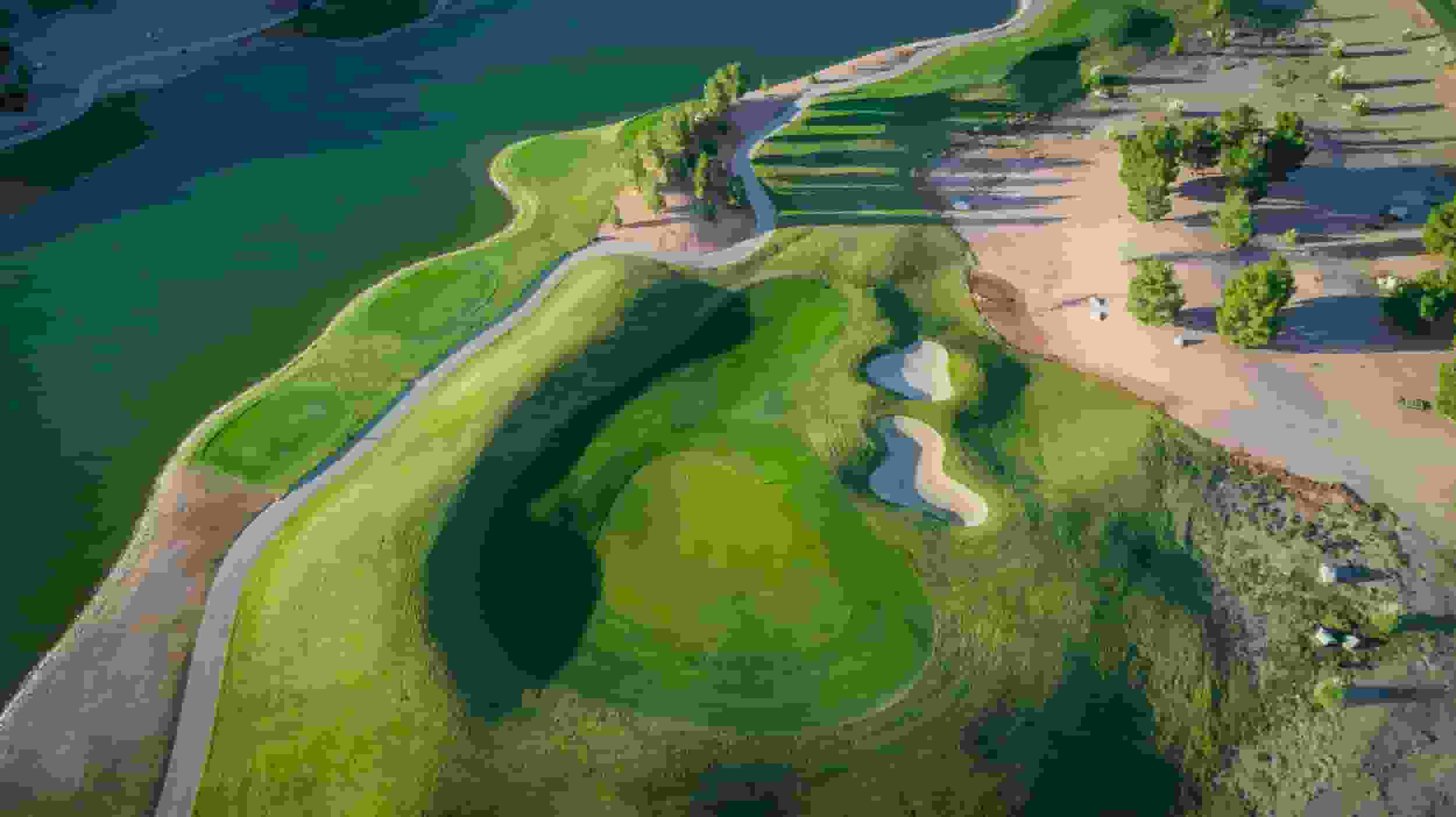 Top down view of the green in Sun River Golf course in St George Utah