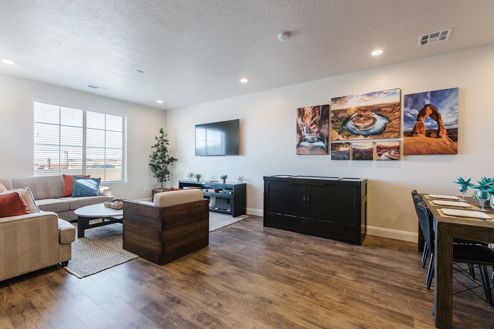 Escondido 1097 Southern Utah Vacation Rentals-Living room