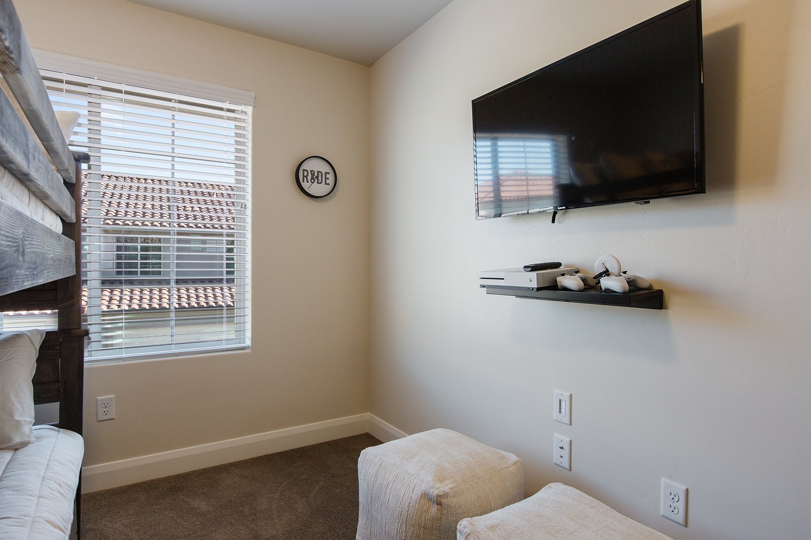 Escondido 1097 Southern Utah Vacation Rentals-2nd bedroom bunk bedroom