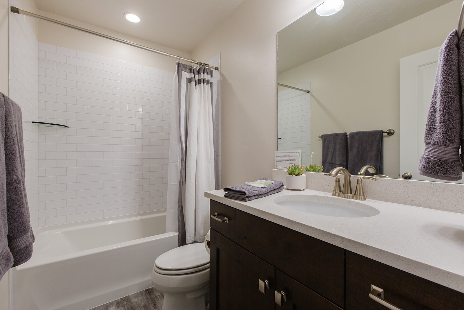 Escondido 1097 Southern Utah Vacation Rentals-2nd bathroom upstairs hallway