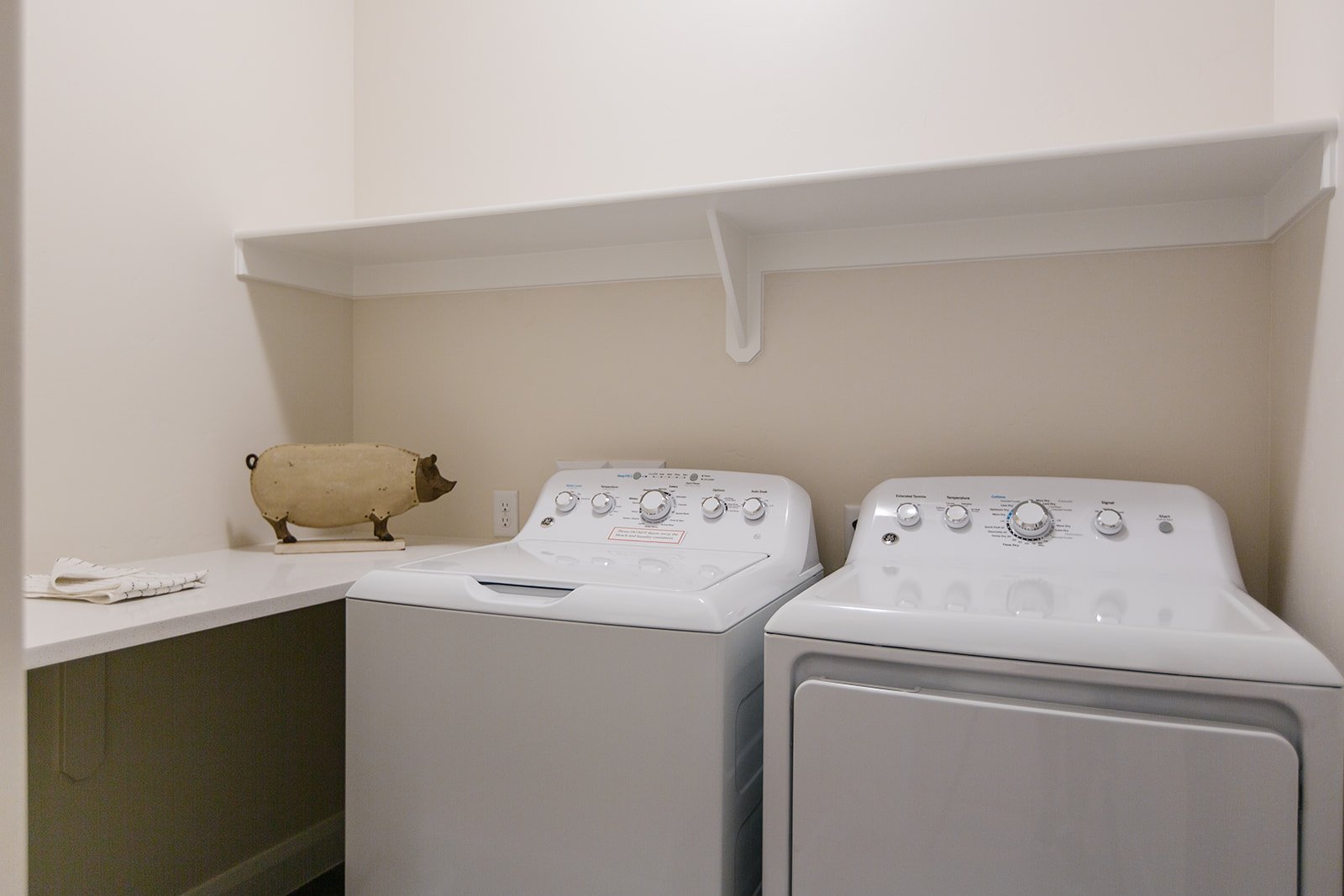 Escondido 1097 Southern Utah Vacation Rentals- Family laundry room
