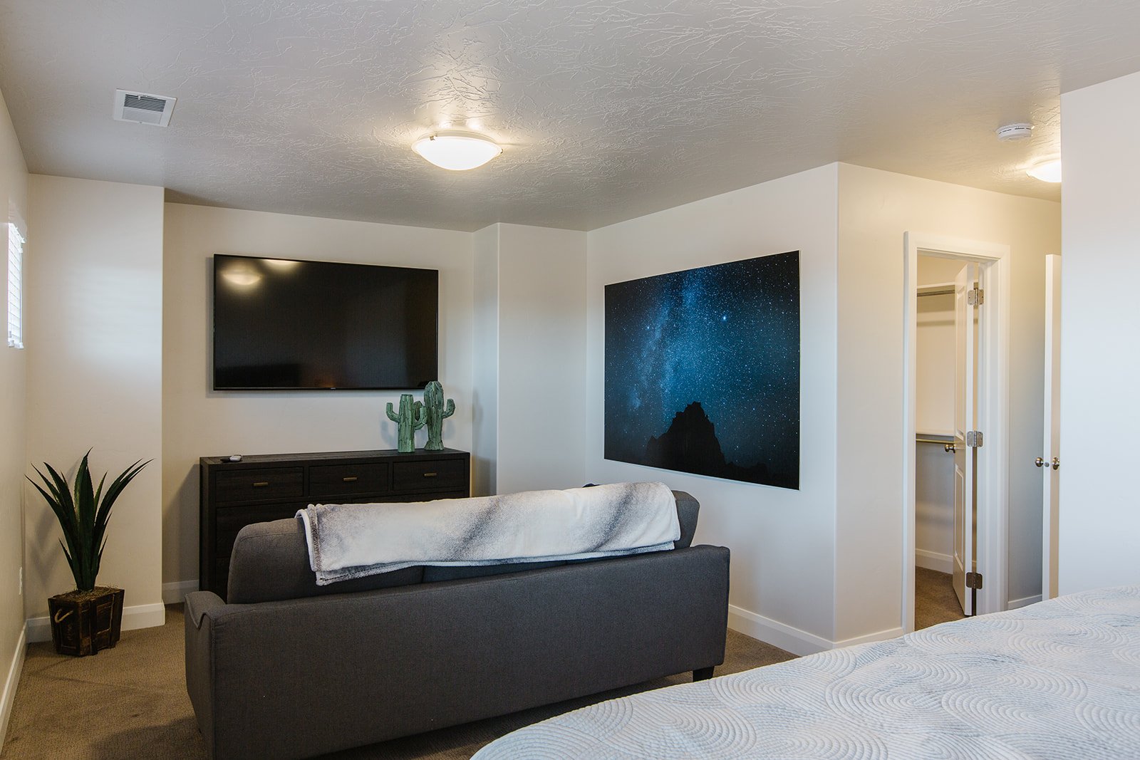 Escondido 1097 Southern Utah Vacation Rentals-Master bedroom