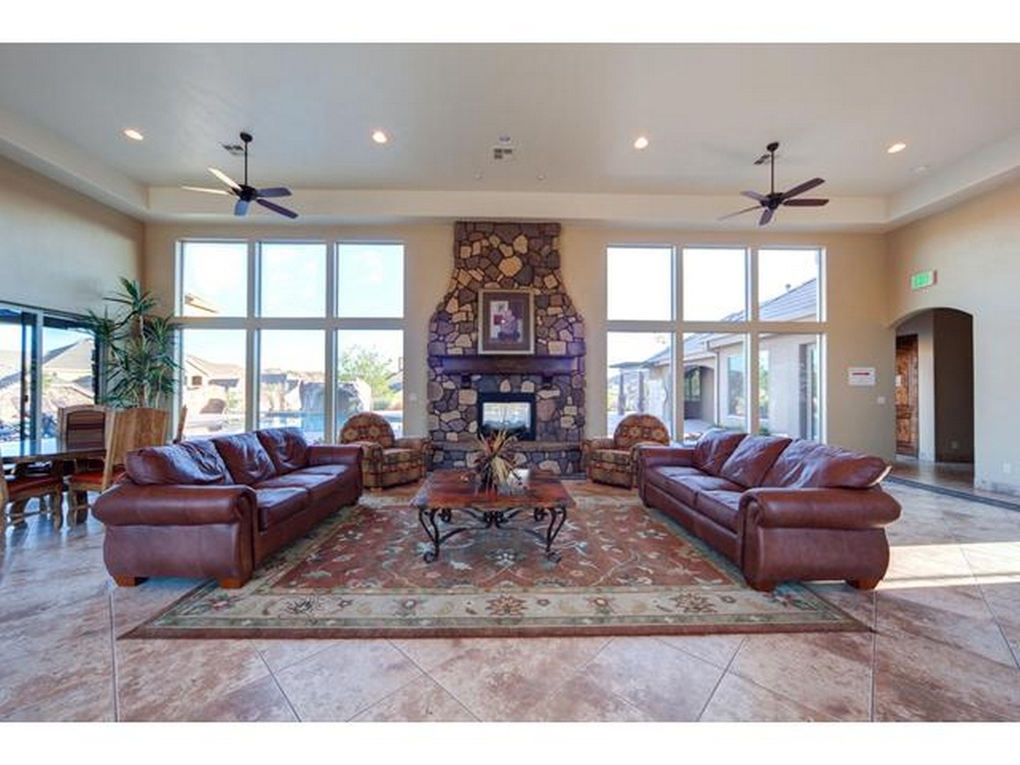 Red Sands Vacations / Vacation rentals / Southern Utah Vacation Rentals/ Coral Ridge clubhouse